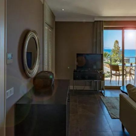 La Local Suites&Spa Hotel 4*